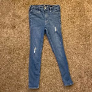 Hollister Short Leg High Rise Skinny Jegging Denim Jeans